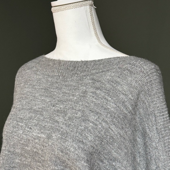 Umgee USA Sweater Womenβs Medium Gray Ruffle Bell Sleeve Cozy Knit - Picture 4 of 7
